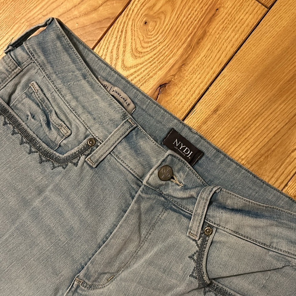 NYDJ “Ami” Women’s Skinny Ankle Jeans, Embroidered Hems, Sz 10 - Picture 2 of 6